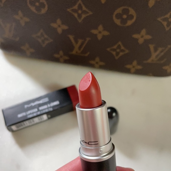 MAC | 646 Marrakesh Matte Lipstick - Picture 7 of 9